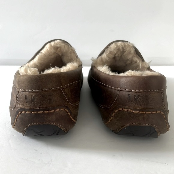 UGG Men's plush ascots  8wide - Picture 10 of 12